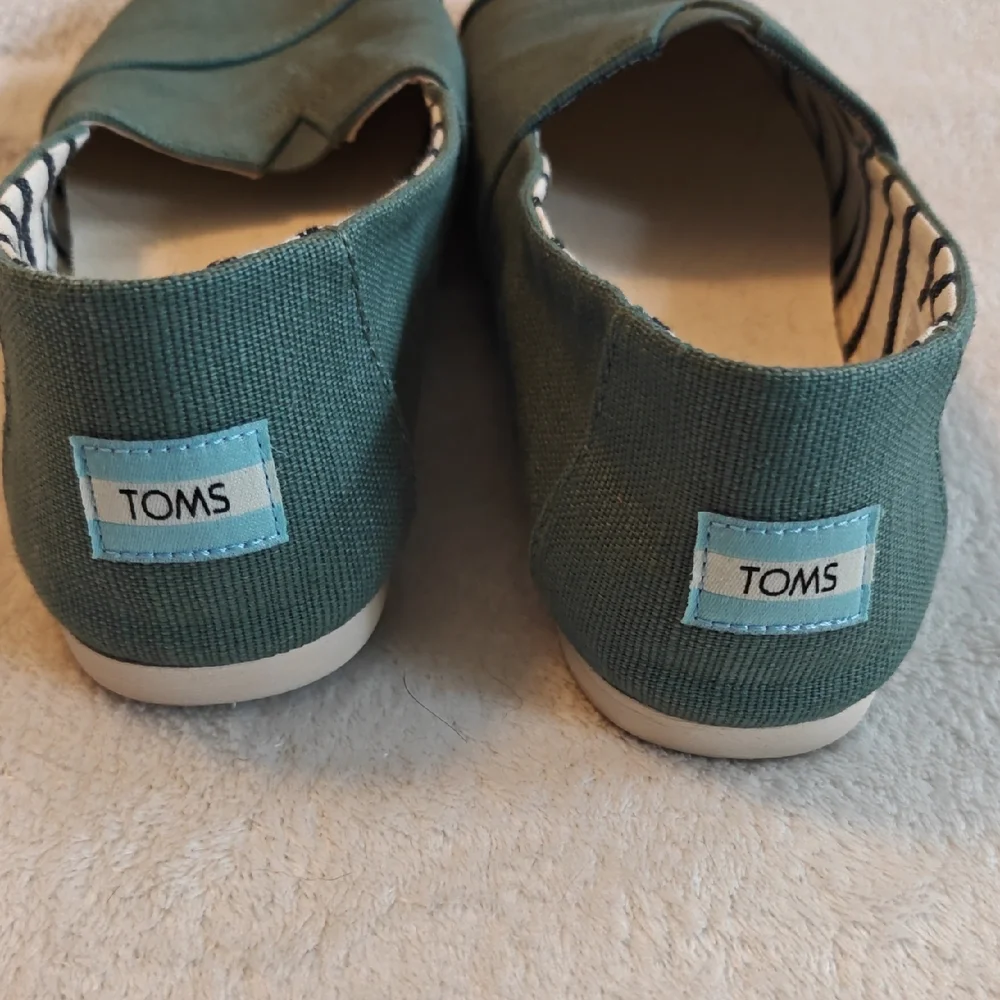 TOMS Women's 9 in Forest Green - Picture 7 of 8